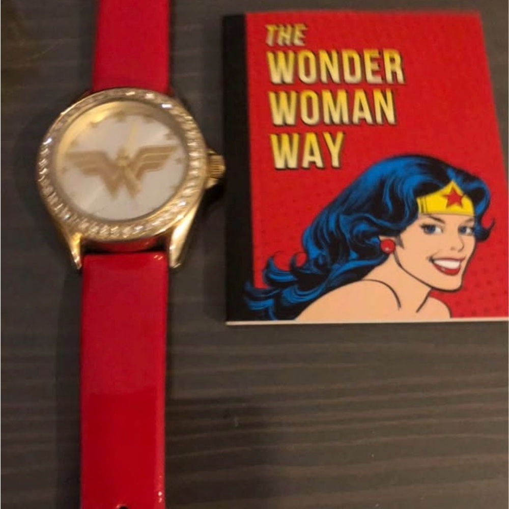 DC Comics Wonder Woman Red and Gold Watch with small comic book - new